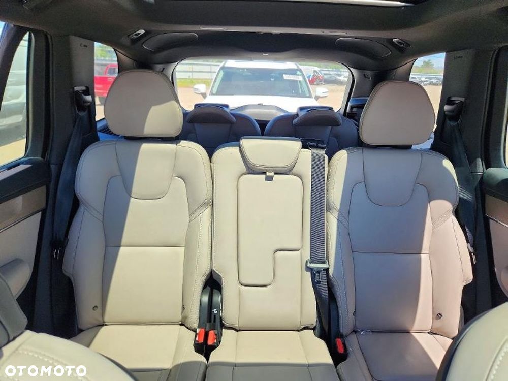 Volvo XC 90 - 12
