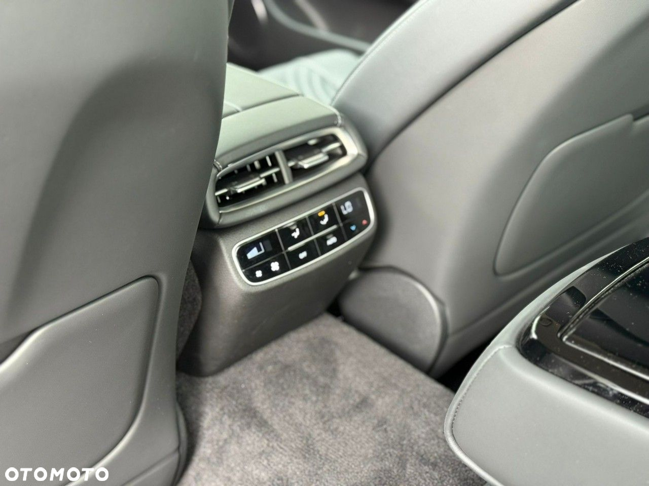 Genesis G80 - 15