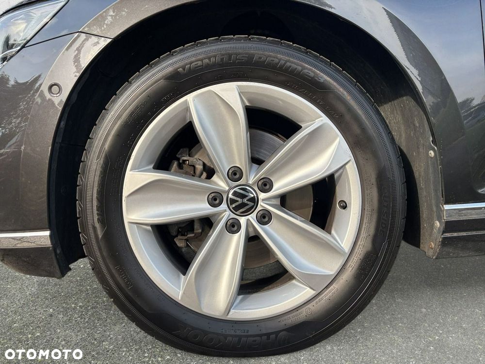 Volkswagen Passat - 9