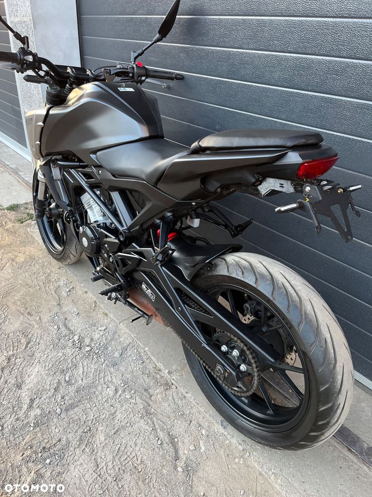 Honda CB - 4