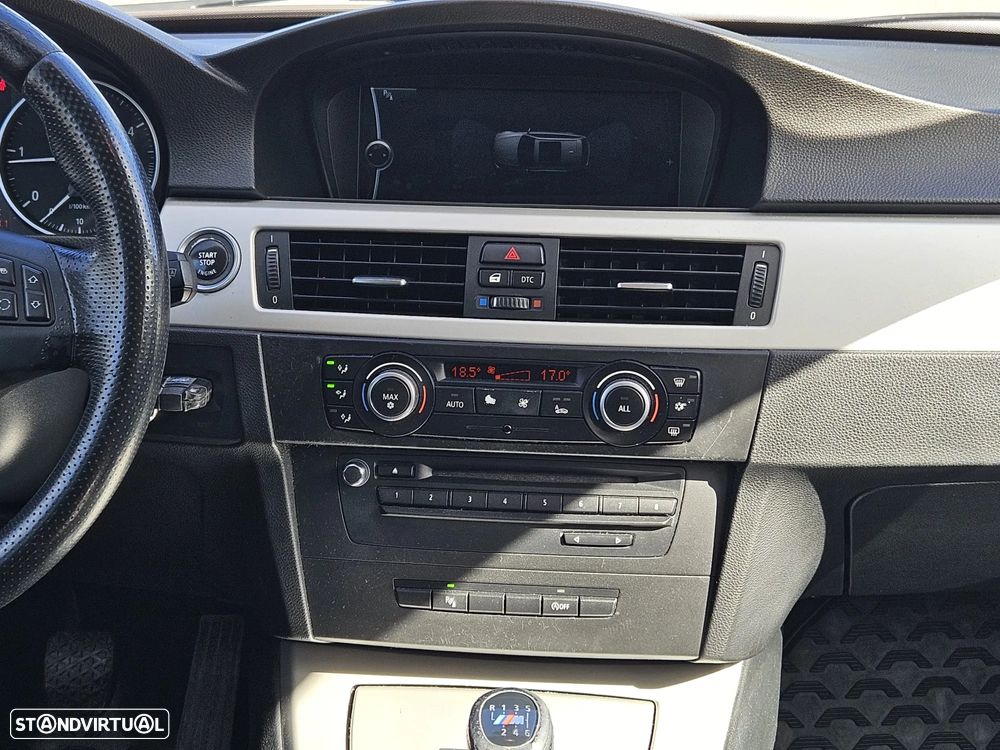 BMW 320 d Touring LifeStyle - 12