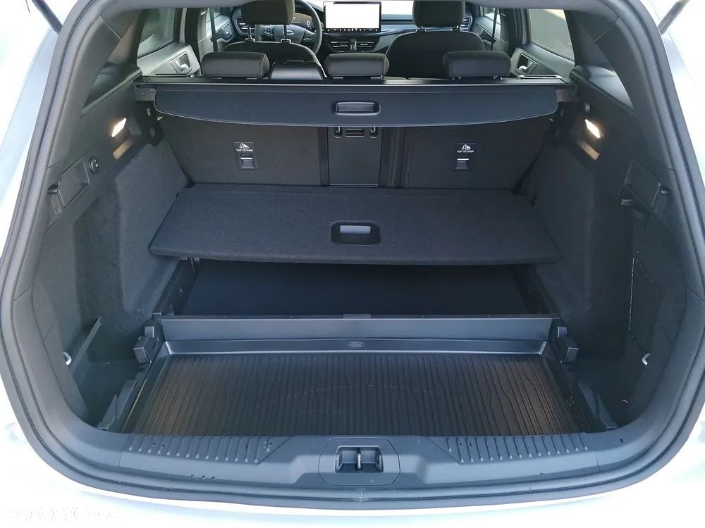 Ford Focus 1.0 EcoBoost mHEV ST-Line X - 13