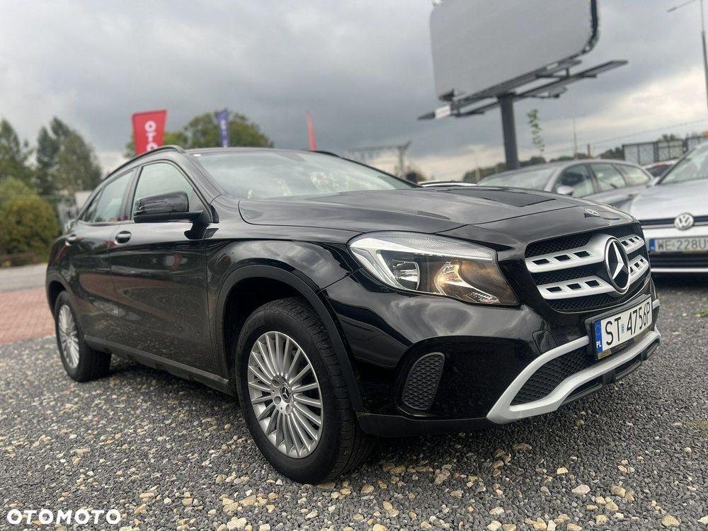 Mercedes-Benz GLA 180 7G-DCT - 3