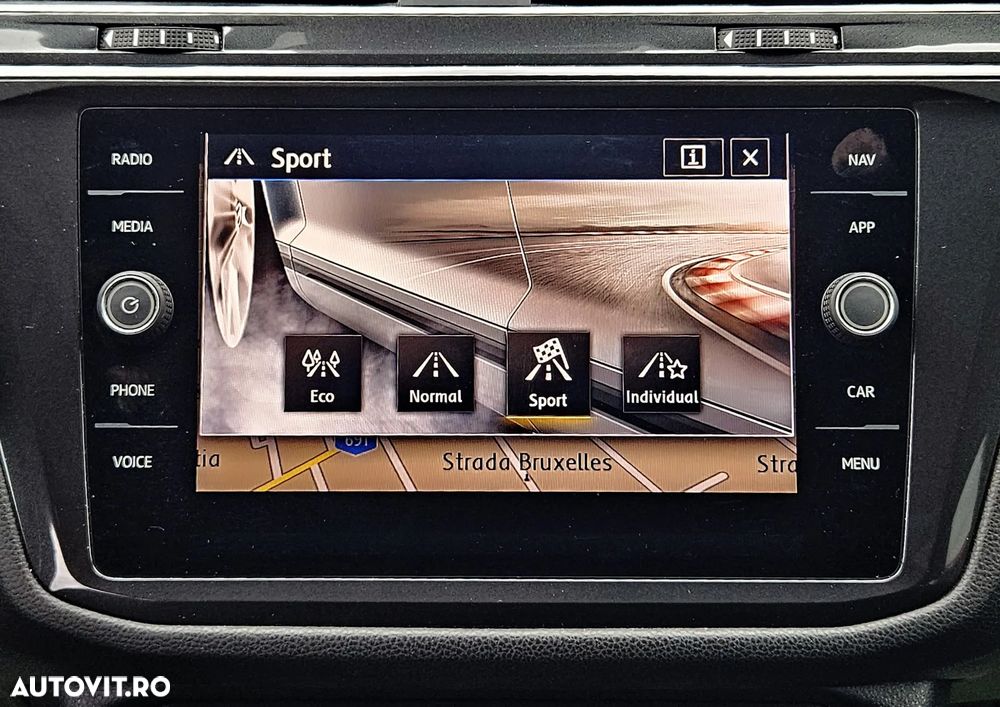 Volkswagen Tiguan Allspace 2.0 TDI SCR 4Motion Highline - 24