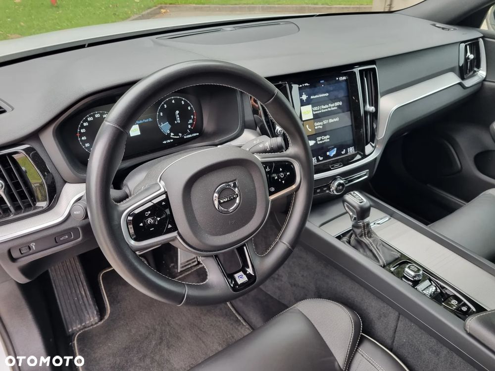Volvo S60 T4 R-Design - 20