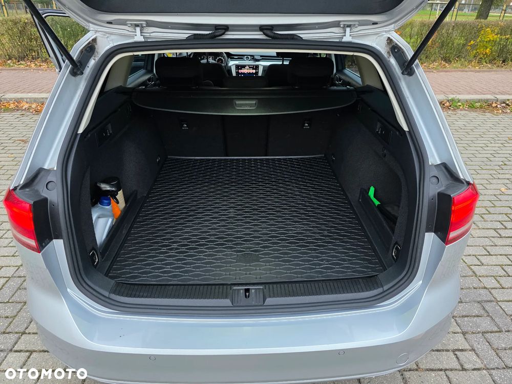 Volkswagen Passat Variant ver-variant-2-0-tdi-bluemotion-technology-comfortline - 14