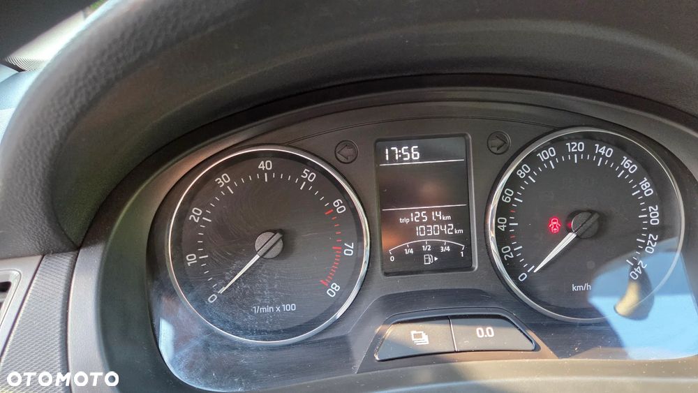 Skoda RAPID 1.2 TSI Active - 16