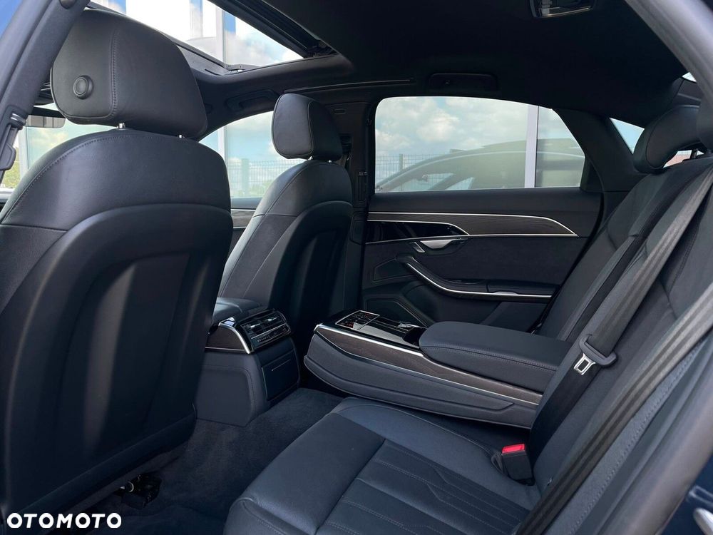 Audi A8 - 12
