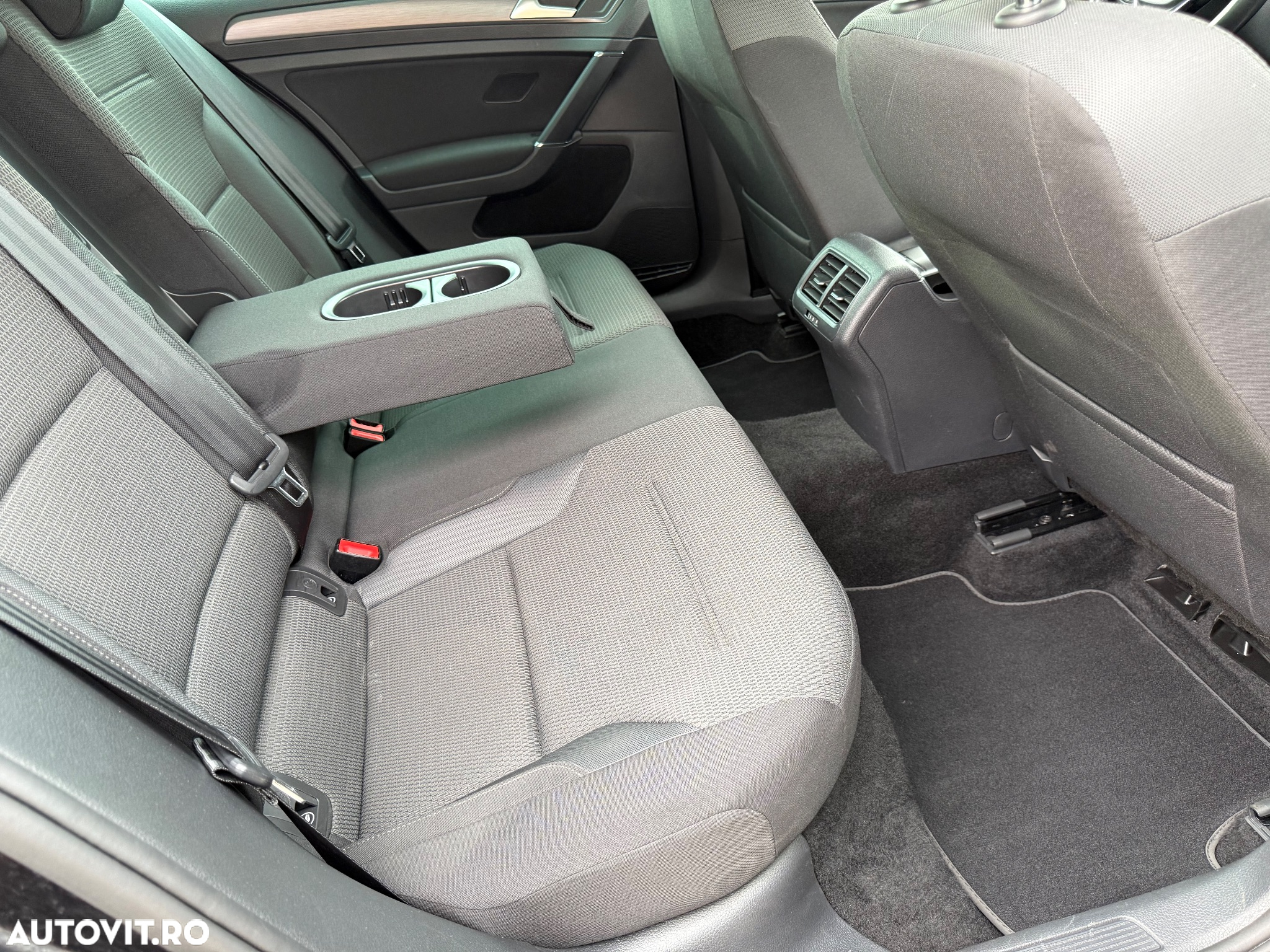 Volkswagen Golf 2.0 BlueTDI DSG Comfortline - 17