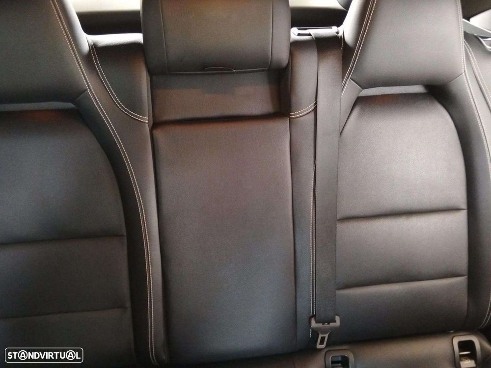 Mercedes-Benz CLA 200 d Shooting Brake AMG Line Aut. - 12