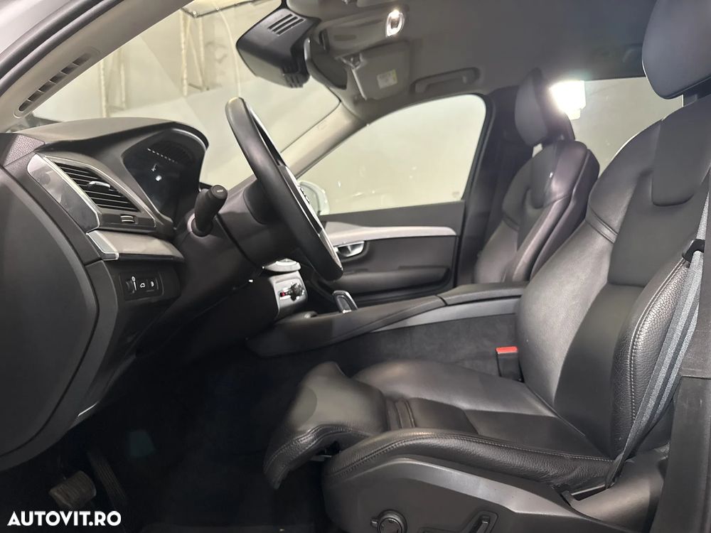 Volvo XC 90 - 23