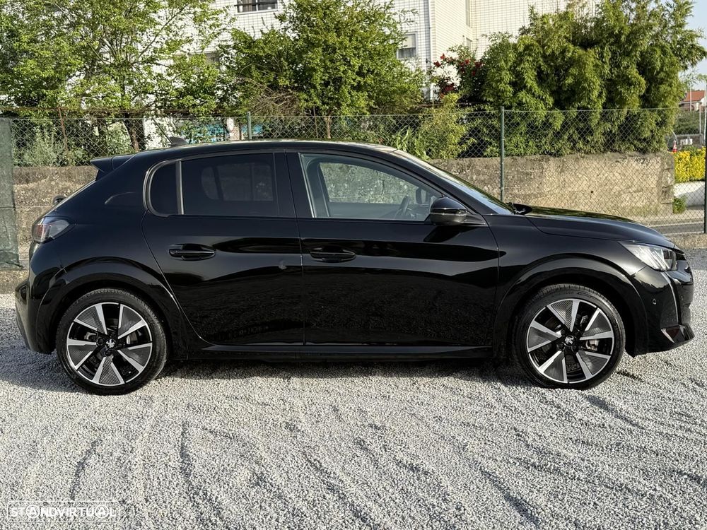 Peugeot e-208 GT - 9