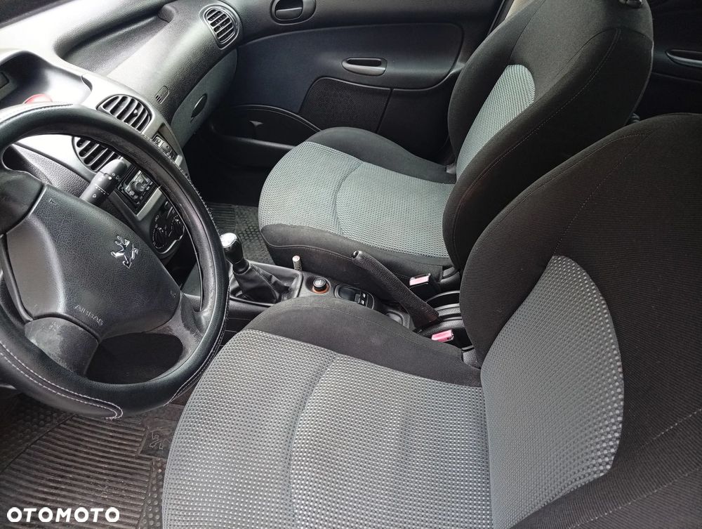 Peugeot 206 - 3