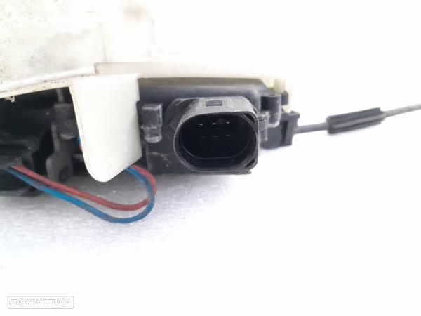 Fecho Porta Tras Dto Volkswagen Passat (3B2) - 3