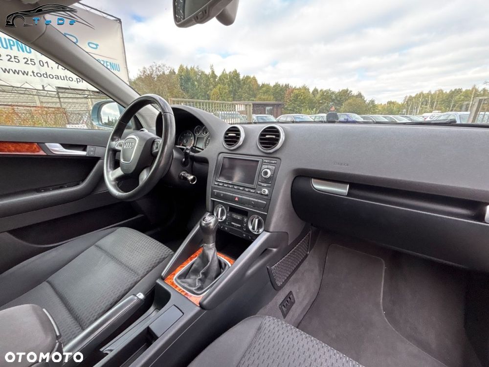 Audi A3 Sportback 1.4 TFSI Ambiente - 27