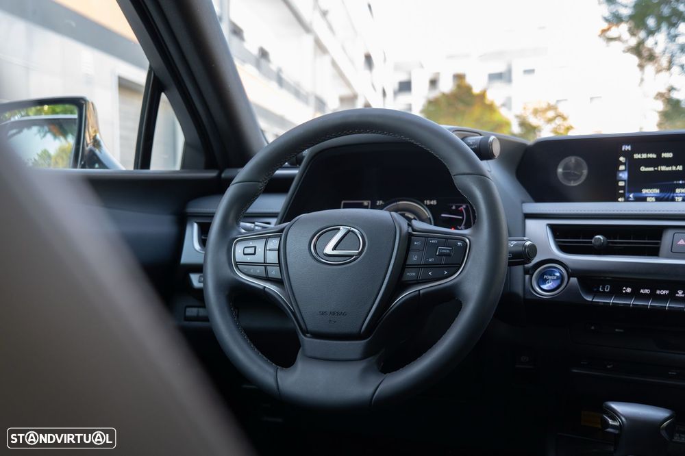Lexus UX Special Edition (LCA) — fotografia 17