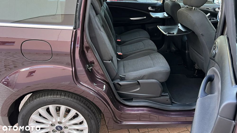 Ford Galaxy 2.0 Ghia - 26