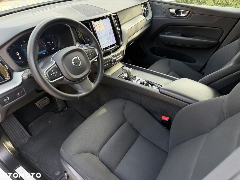 Volvo XC 60 B4 B Momentum Pro - 10