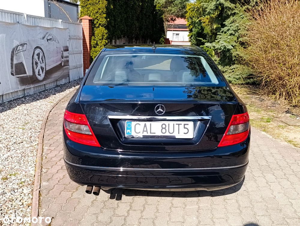 Mercedes-Benz Klasa C 180 CGI BlueEFFICIENCY Avantgarde - 20