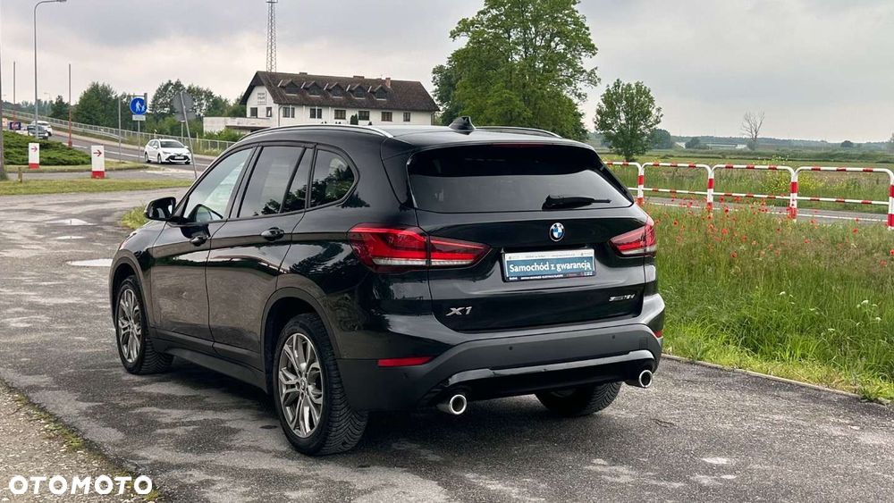 BMW X1 sDrive18d xLine - 17