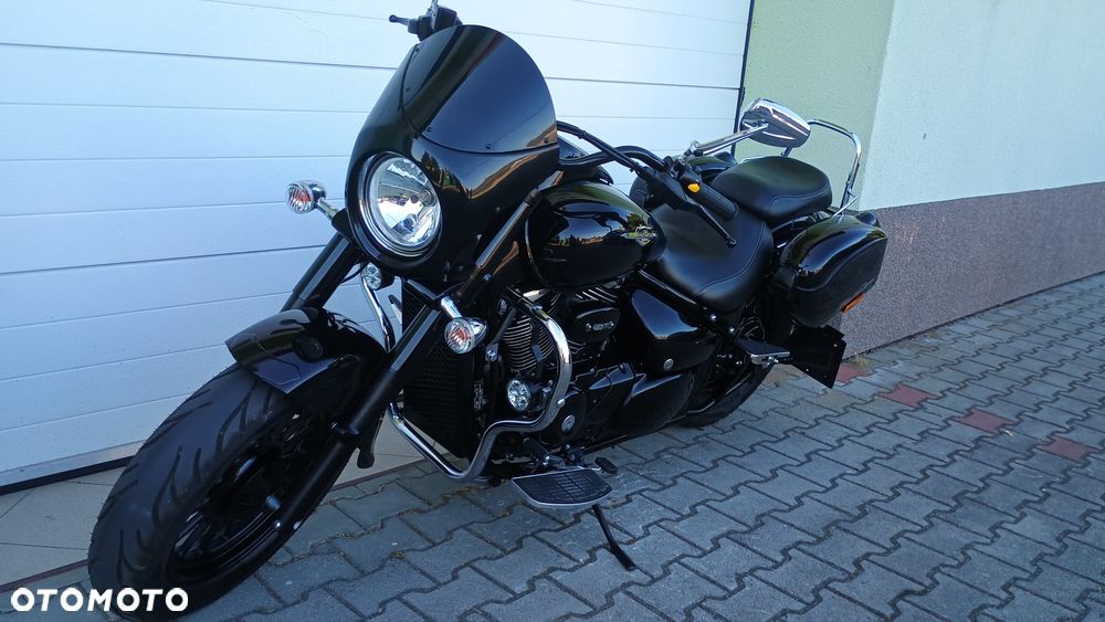 Suzuki Intruder - 3