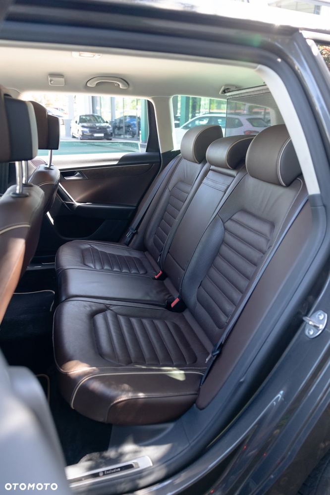Volkswagen Passat 2.0 TDI DSG BlueMotion Technology Exclusive - 17