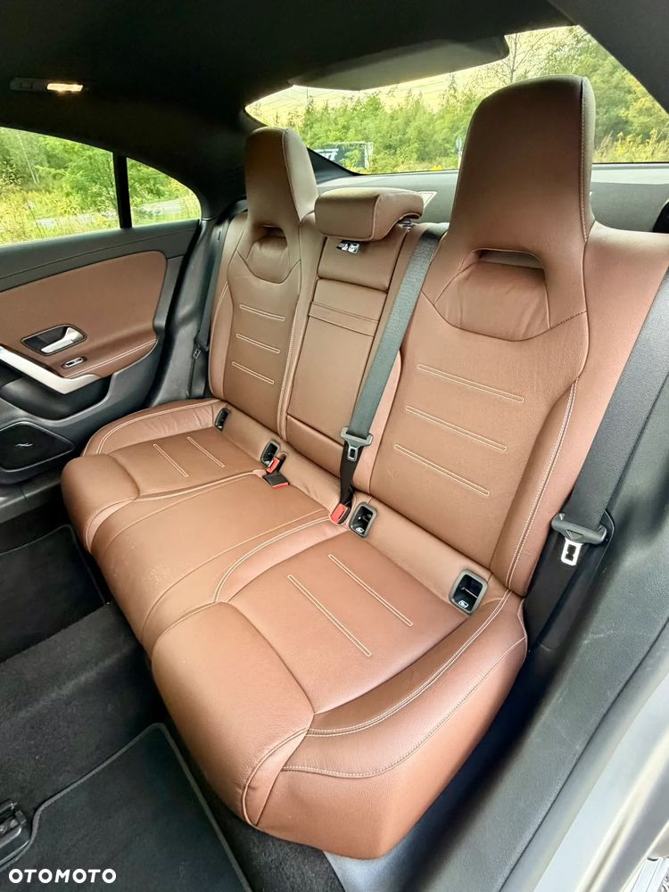 Mercedes-Benz CLA 250 E AMG Line 8G-DCT - 22