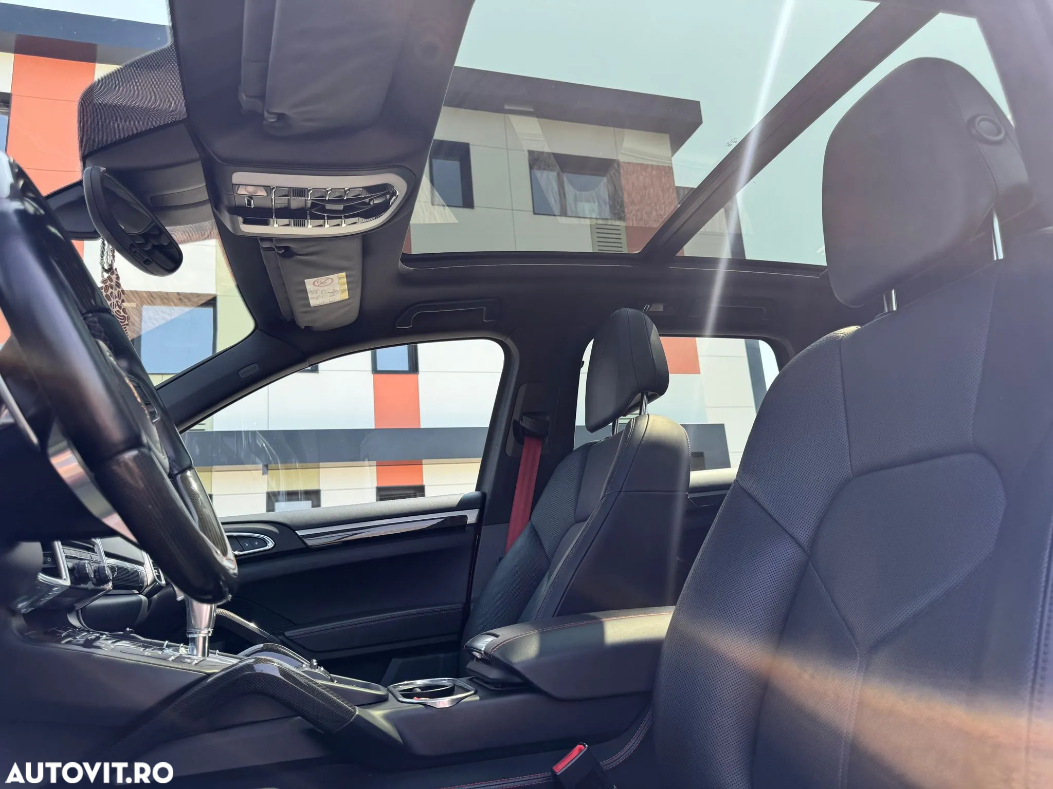 Porsche Cayenne 3.0 L - 12