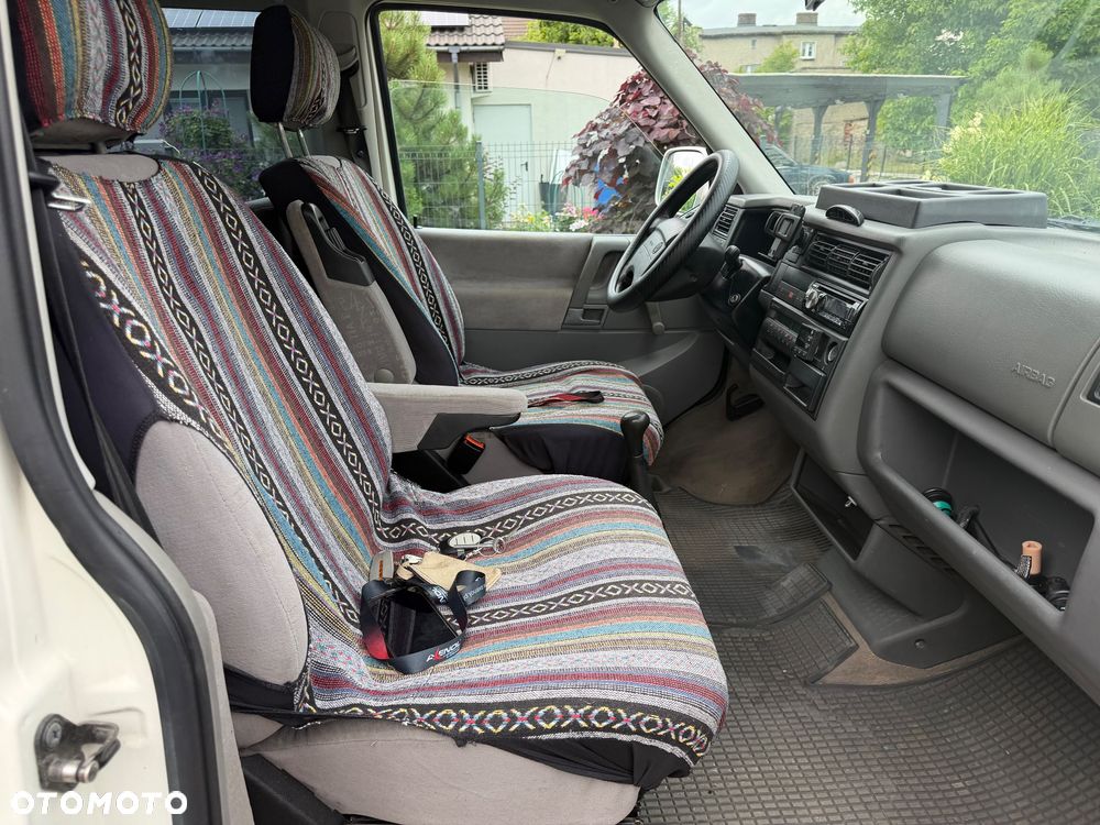 Volkswagen Multivan Standard - 10