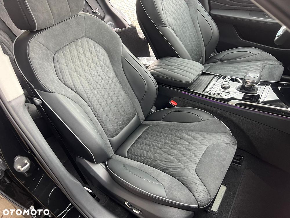 Hongqi HS5 - 21