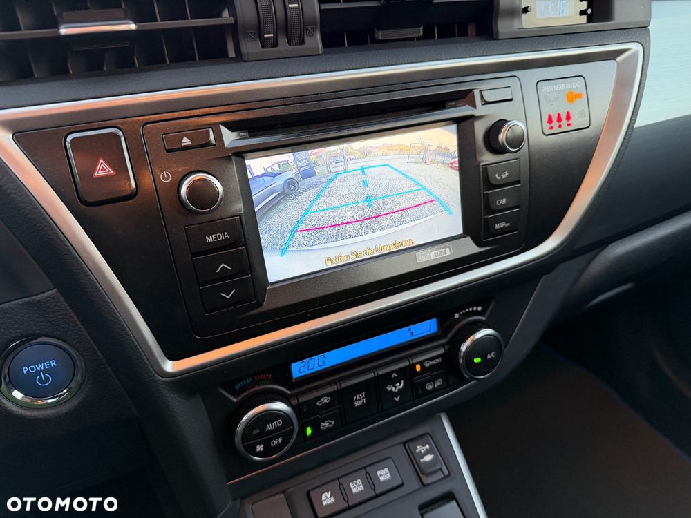 Toyota Auris 1.8 HSD Luna - 29