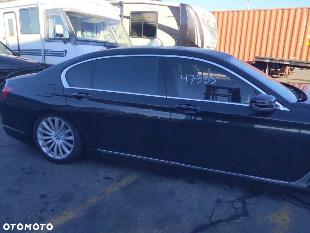 BMW Seria 7 740Li sport - 11