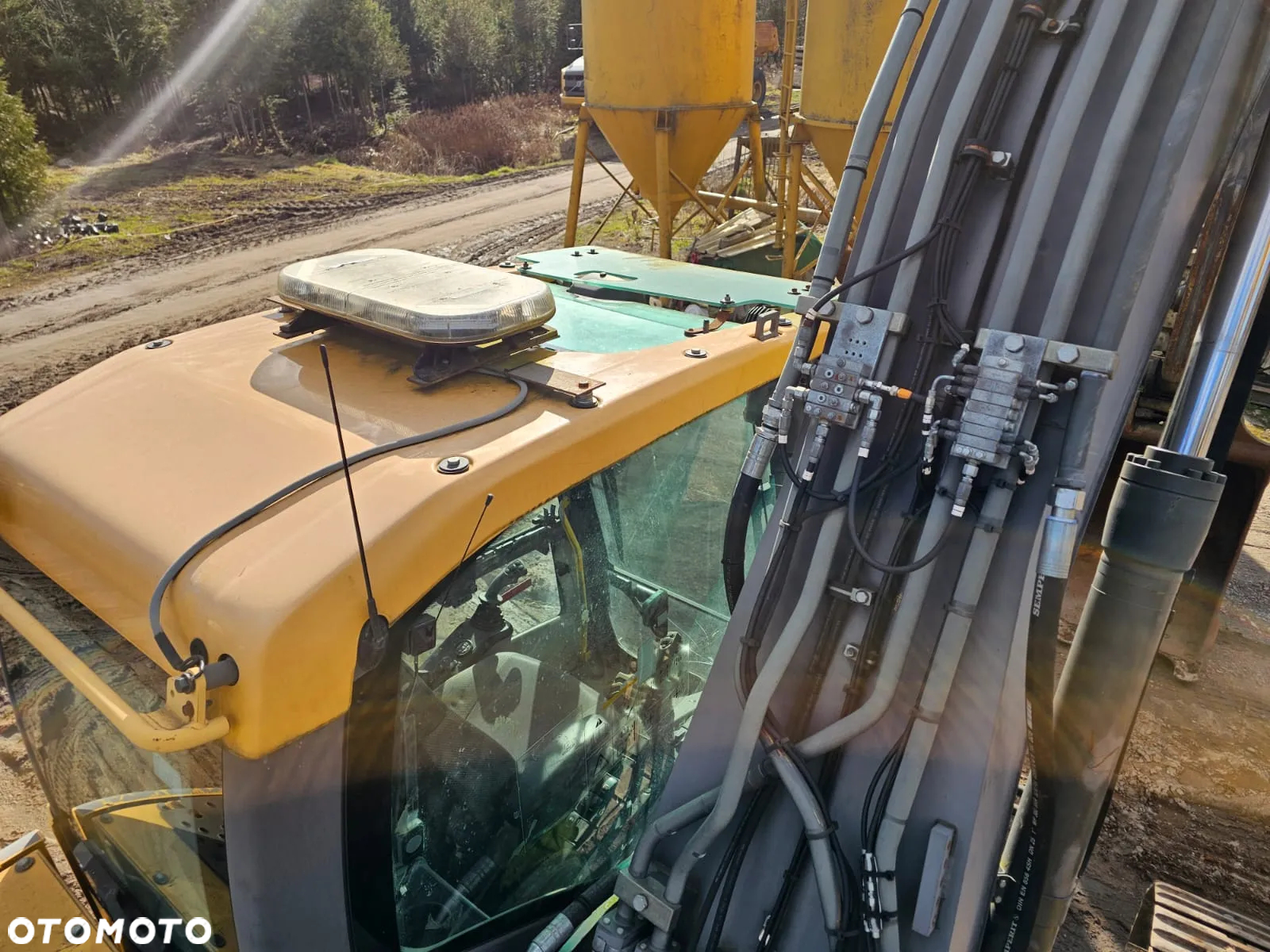 Volvo EC220DL - 17