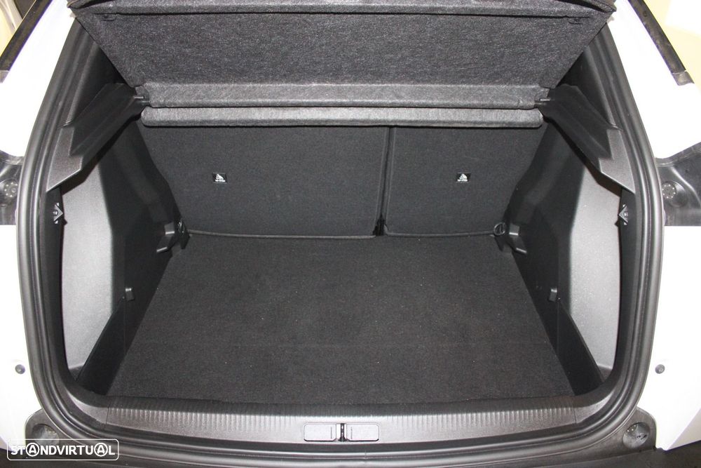 Peugeot e-2008 54 kWh Allure - 35