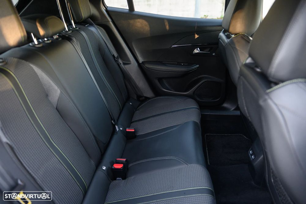 Peugeot 2008 PureTech 130 Stop&Start GT-Line Edition - 22