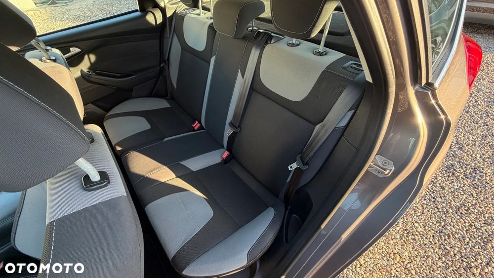 Ford Focus - 33