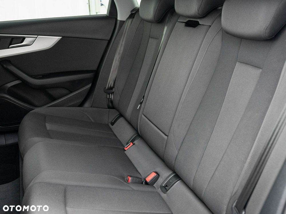 Audi A4 Avant 35 TFSI mHEV S tronic - 28