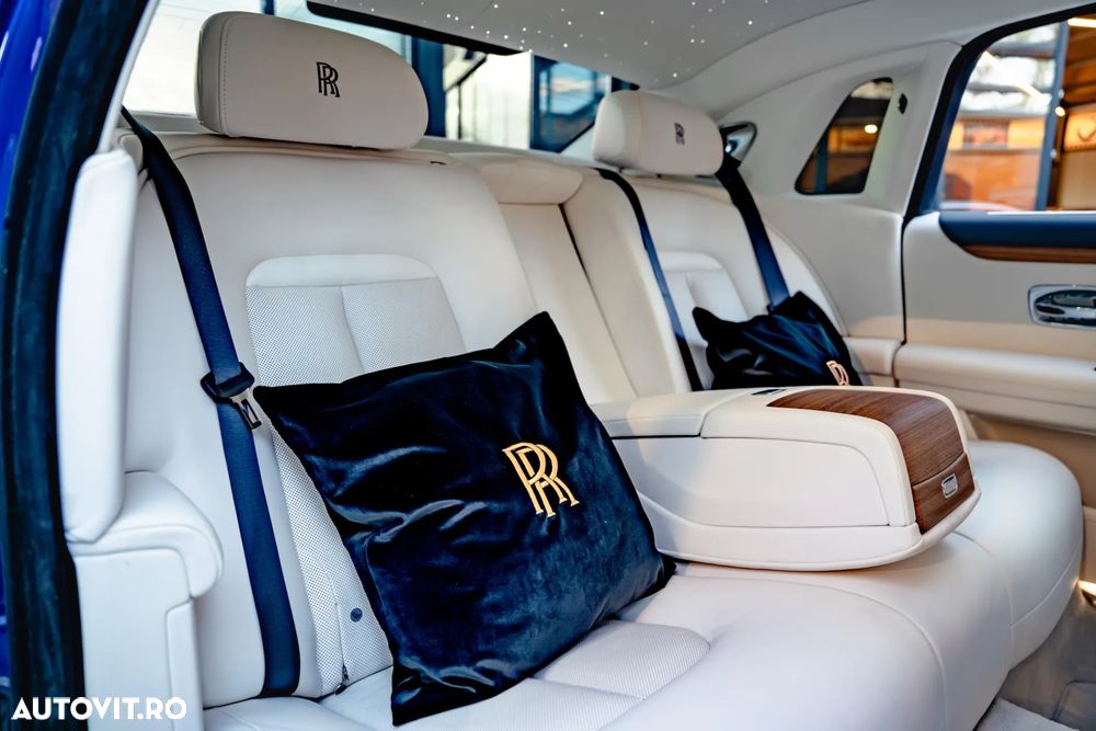 Rolls-Royce Ghost - 25
