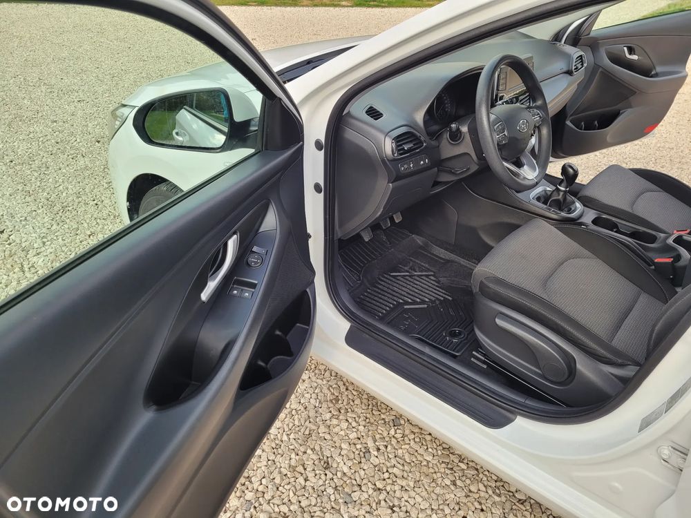 Hyundai i30 1.4 Family - 21
