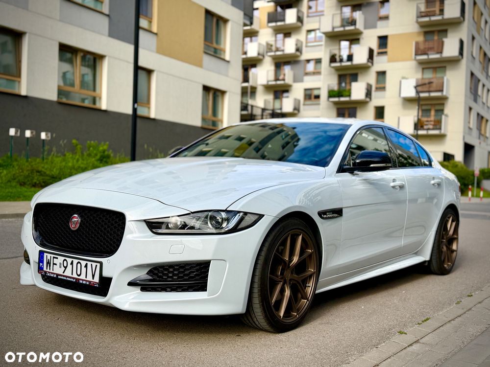 Jaguar XE 2.0 D R-Sport - 2
