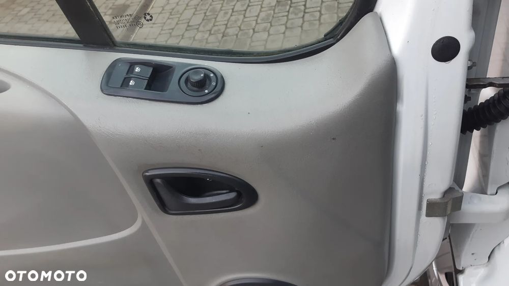 Renault TRAFIC - 16