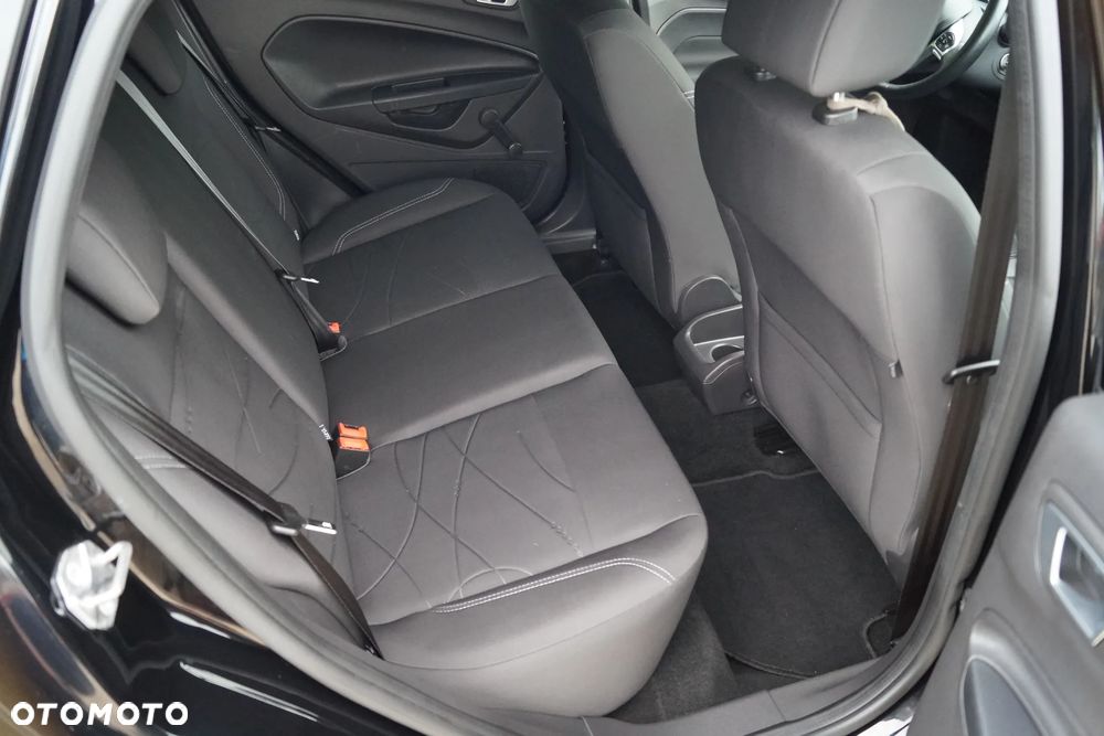 Ford Fiesta 1.0 Champions Edition - 14