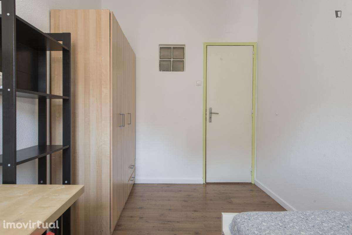 Quarto - localizado em Intendente Lisbon - Grande imagem: 3/21