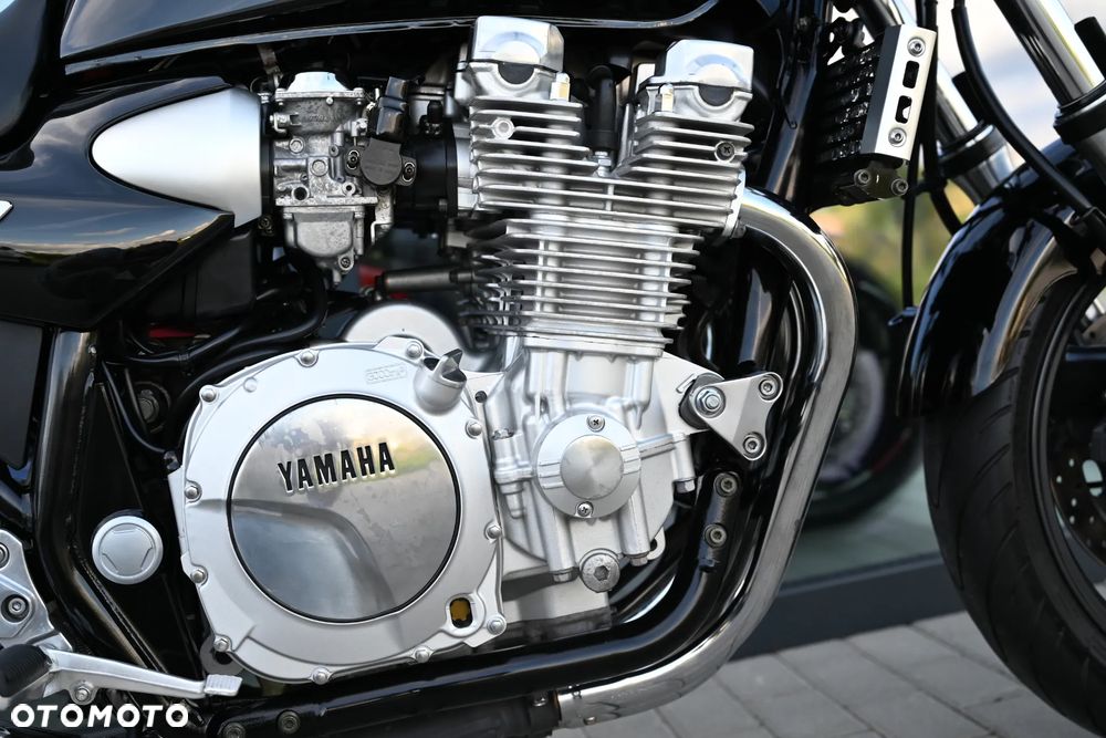 Yamaha XJR - 30