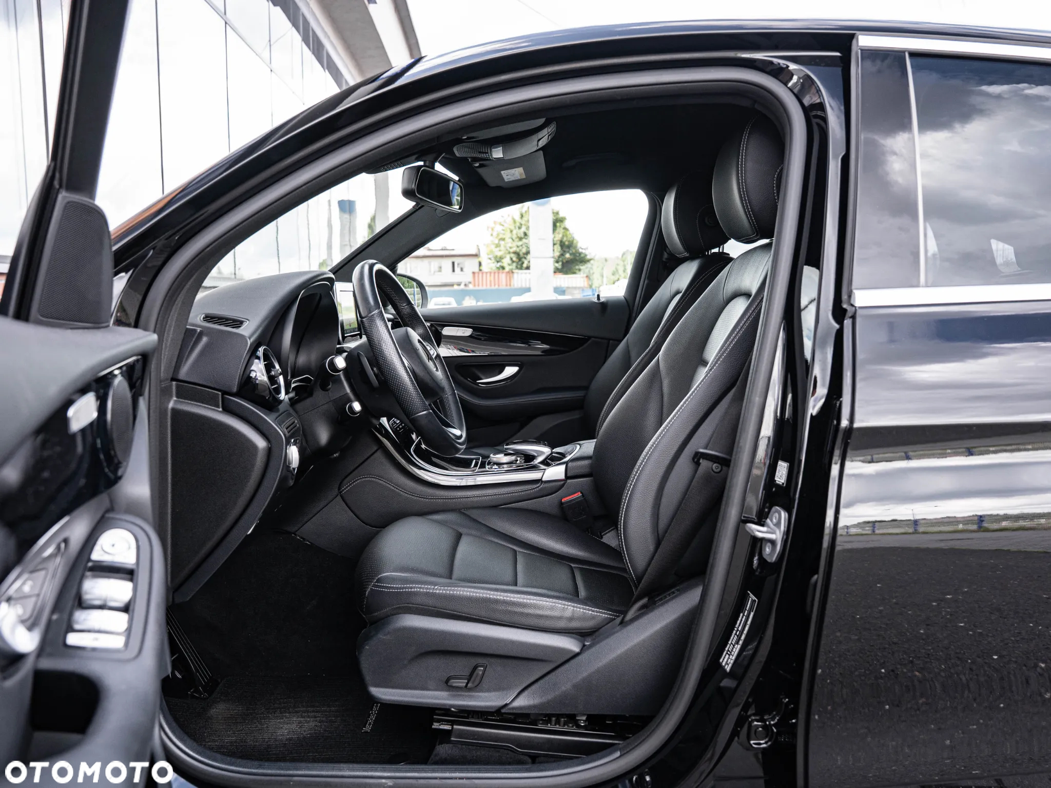 Mercedes-Benz GLC 300 Coupe 4Matic 9G-TRONIC Exclusive - 23