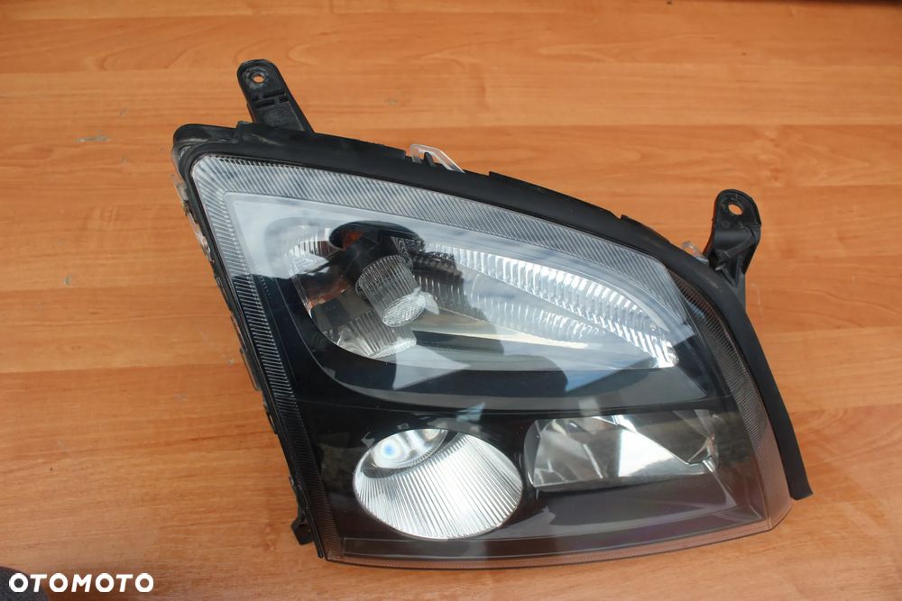 LAMPA PRAWA PRZEDNIA OPEL VECTRA C SIGNUM PRZED LIFTEM XENON CIEMNA EUROPA - 8