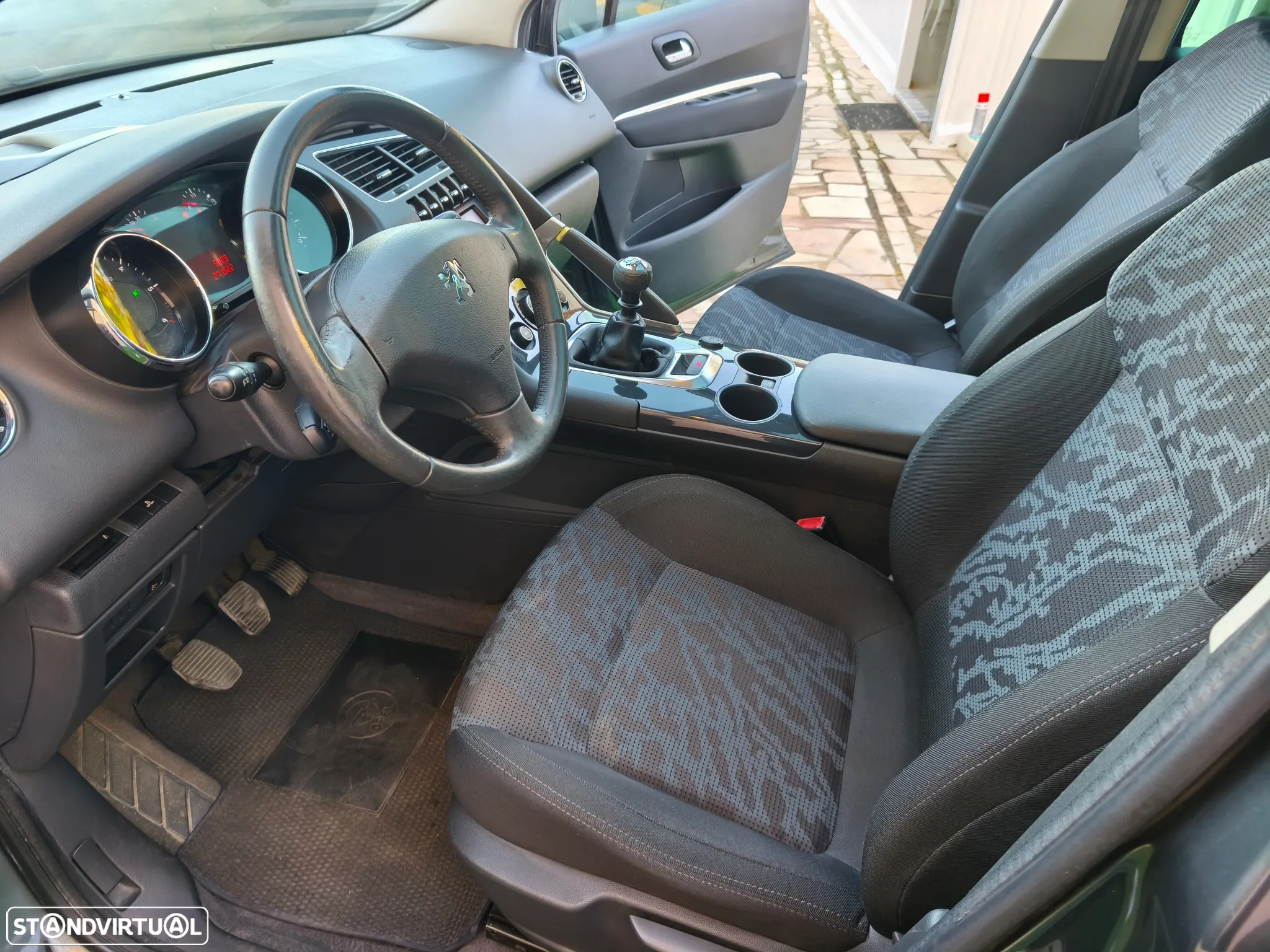 Peugeot 3008 1.6 HDi Premium JLL17 - 12