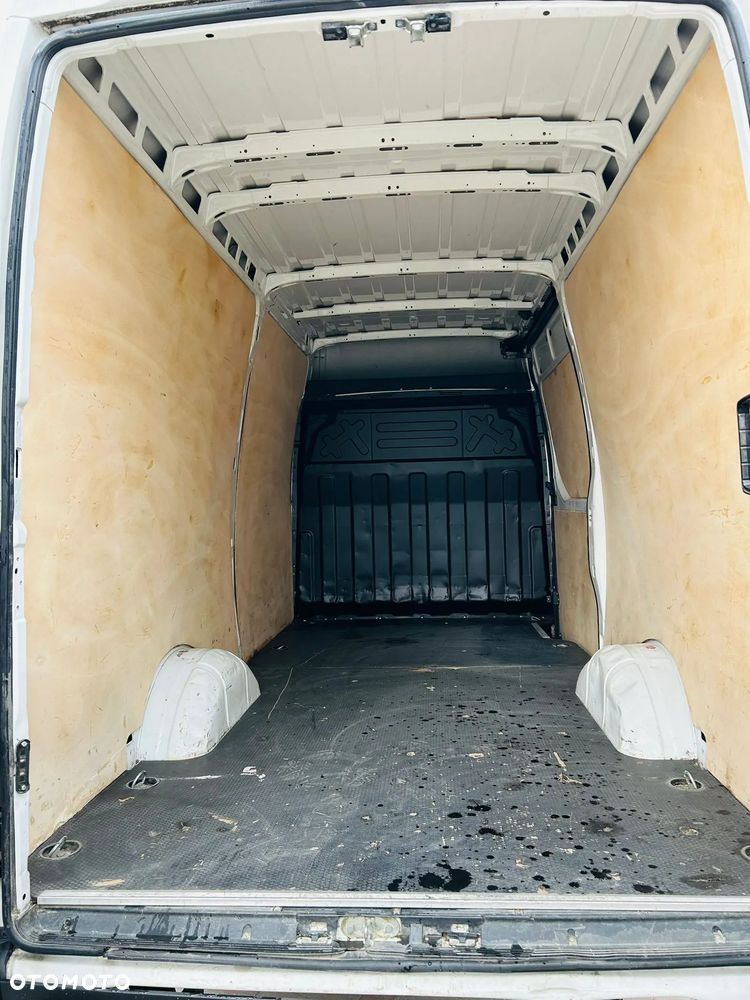 Mercedes-Benz Sprinter - 9