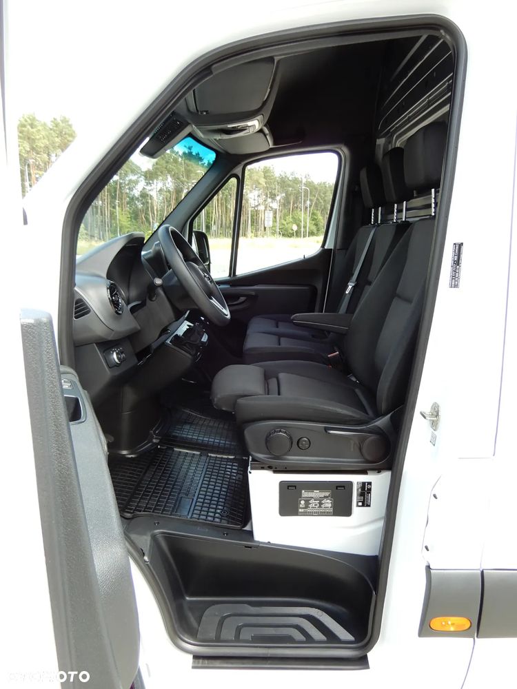 Mercedes-Benz Sprinter 317 CDI 170 Km L2H2 Furgon Blaszak Rozstaw Osi 3665 mm Serwis ASO Stan Jak Nowy UNIKAT - 27
