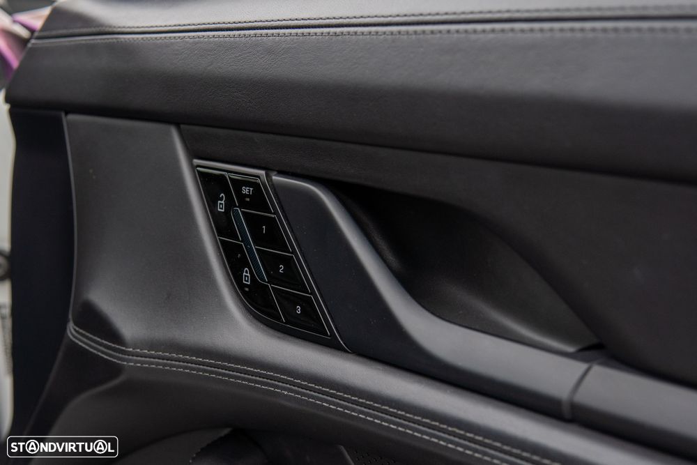 Porsche Taycan 4S - 24